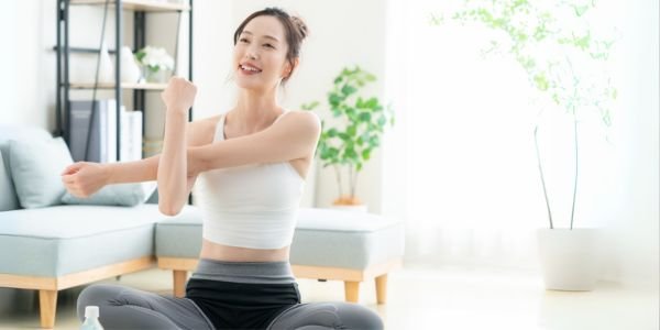 寝る前にゆるめる「針の目のポーズ」