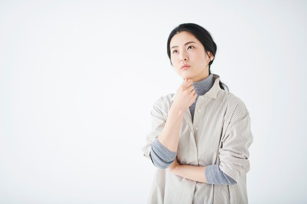 「気圧が下がると調子が悪い」その正体と、ヨガでできるセルフケア